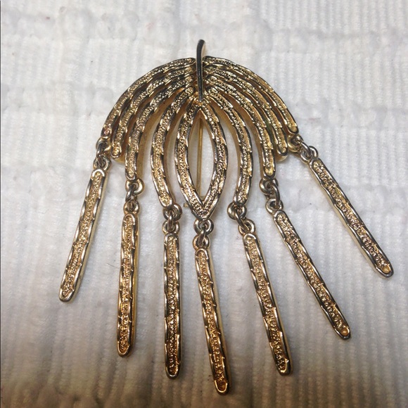PIN BROOCH, SARAH COVENTRY, GOLD-TONE - Picture 1 of 5
